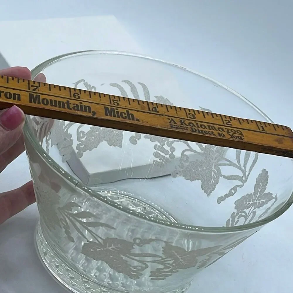 Vintage Bartlett Collins hospitality or fruit bowl etched grapevine.